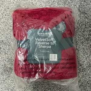 Berkshire Rouge Red VelvetSoft Reverse to Sherpa Throw